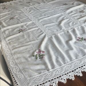 Made in Italy linen embroidered tablecloth approximately 62x44